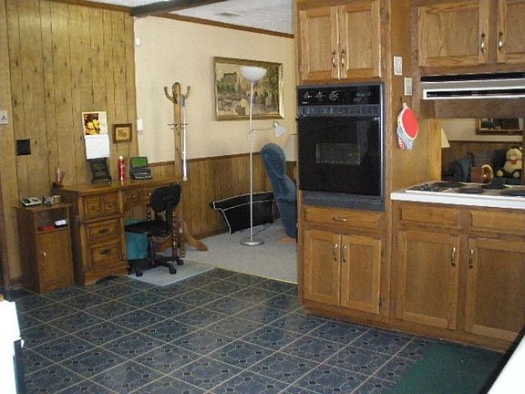4th image of 2217 Windsor Dr