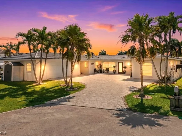 5374 Cobalt Ct, Cape Coral, FL 33904