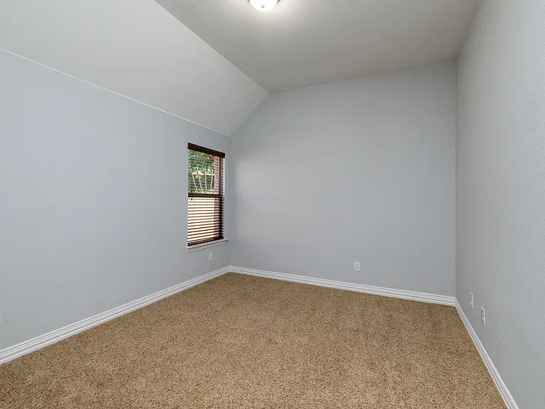 305 Dorset Ct — Photo 29