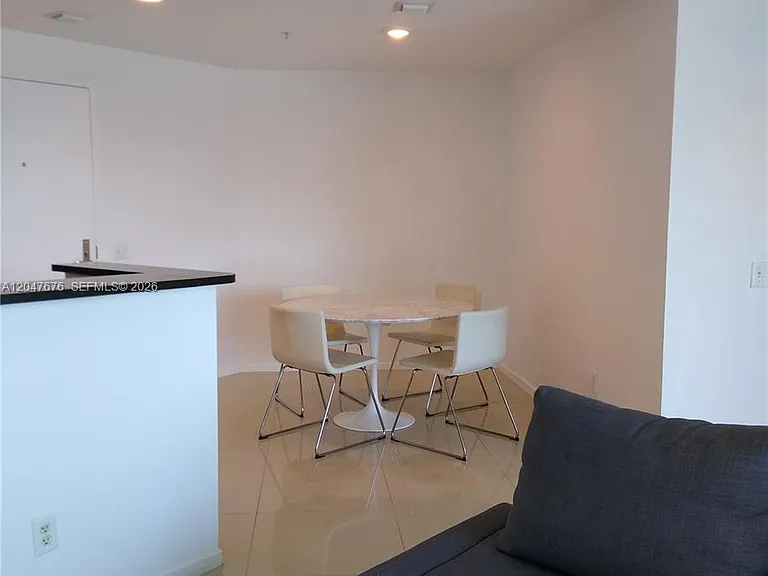 300 S Biscayne Blvd #T-2905 — Photo 2