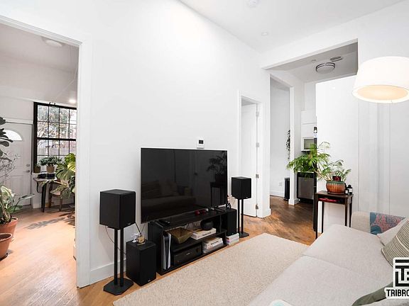 4th image of 378 S 3rd St #1L