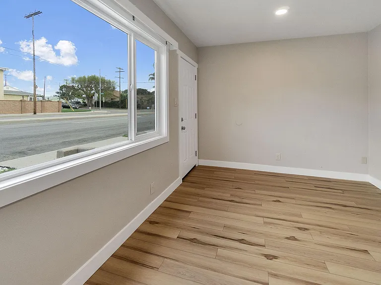 903 Lilienthal Ln — Photo 11