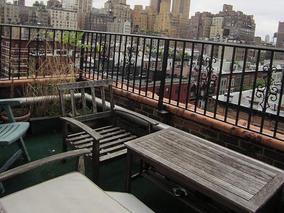 4th image of 106 W 69th St Ph B