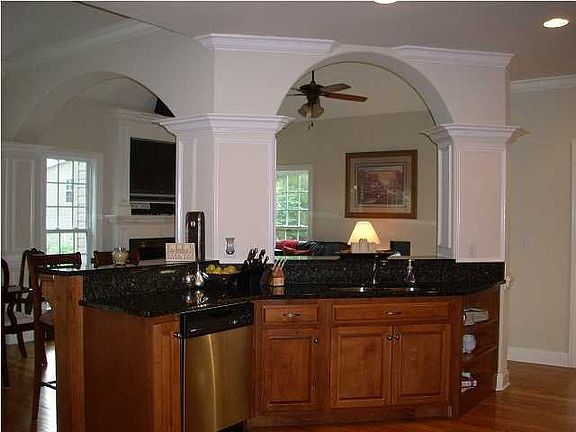 4th image of 7349 Majestic Hills Dr
