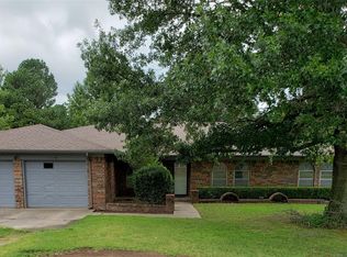 1108 Presidents Dr, Warner, OK 74469