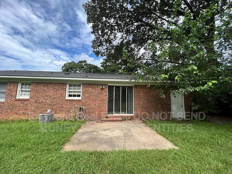 2213 Stanton St — Photo 13