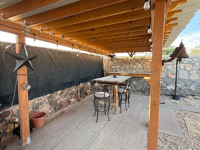 10443 Kendall St — Photo 41