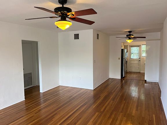 3rd image of 800 W 42nd St