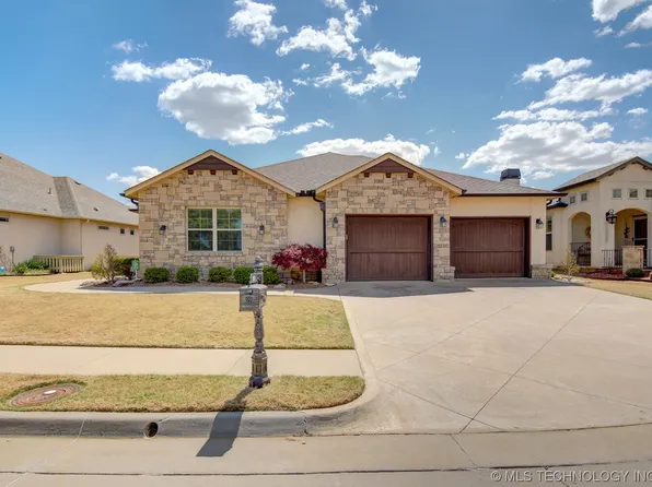 1014 W 84th Pl, Tulsa, OK 74132