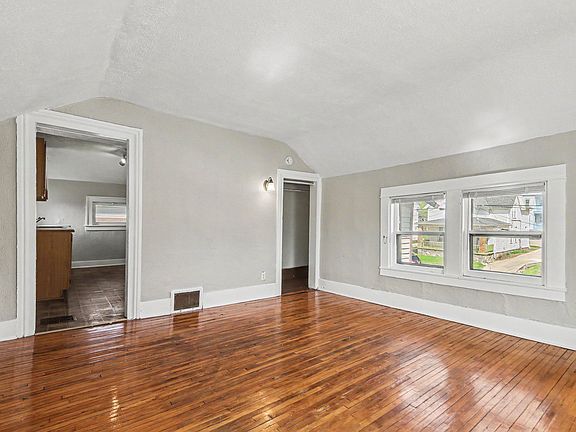 5th image of 329 Charles Ave SE #2