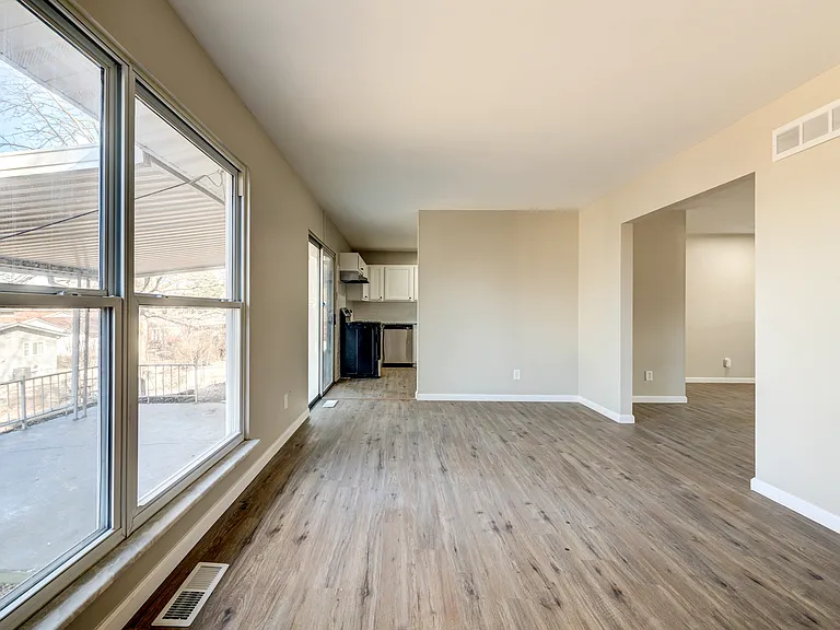 8435 Bridle Spur Dr — Photo 15