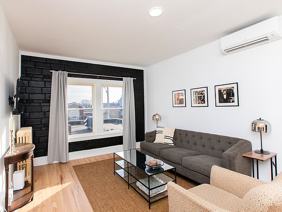 4th image of 1665 Clarence Ave APT 9