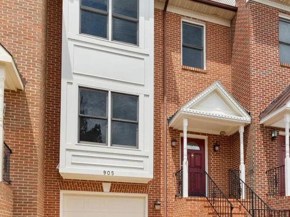 905 Shaw Ct, Fredericksburg, VA 22405