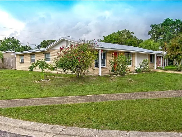 2375 Ricky Rd — Photo 2