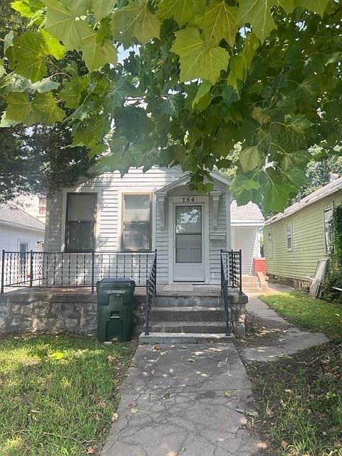 1st image of 784 Miami St