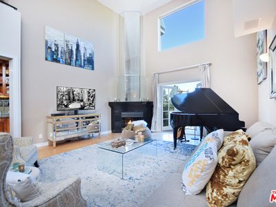 13030 Valleyheart Dr APT 301, Studio City, CA, 91604