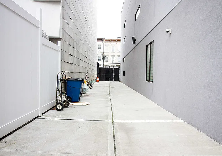 783 Knickerbocker Ave #210 — Photo 24