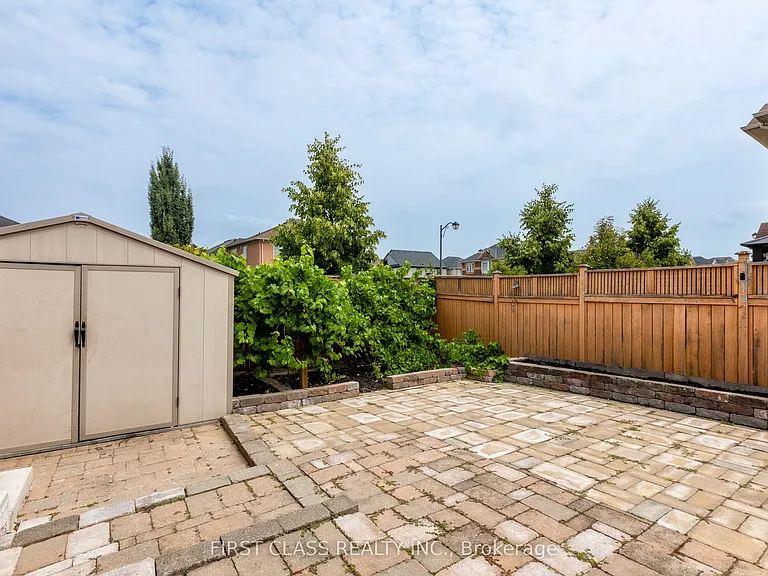 802 Yates Dr — Photo 11