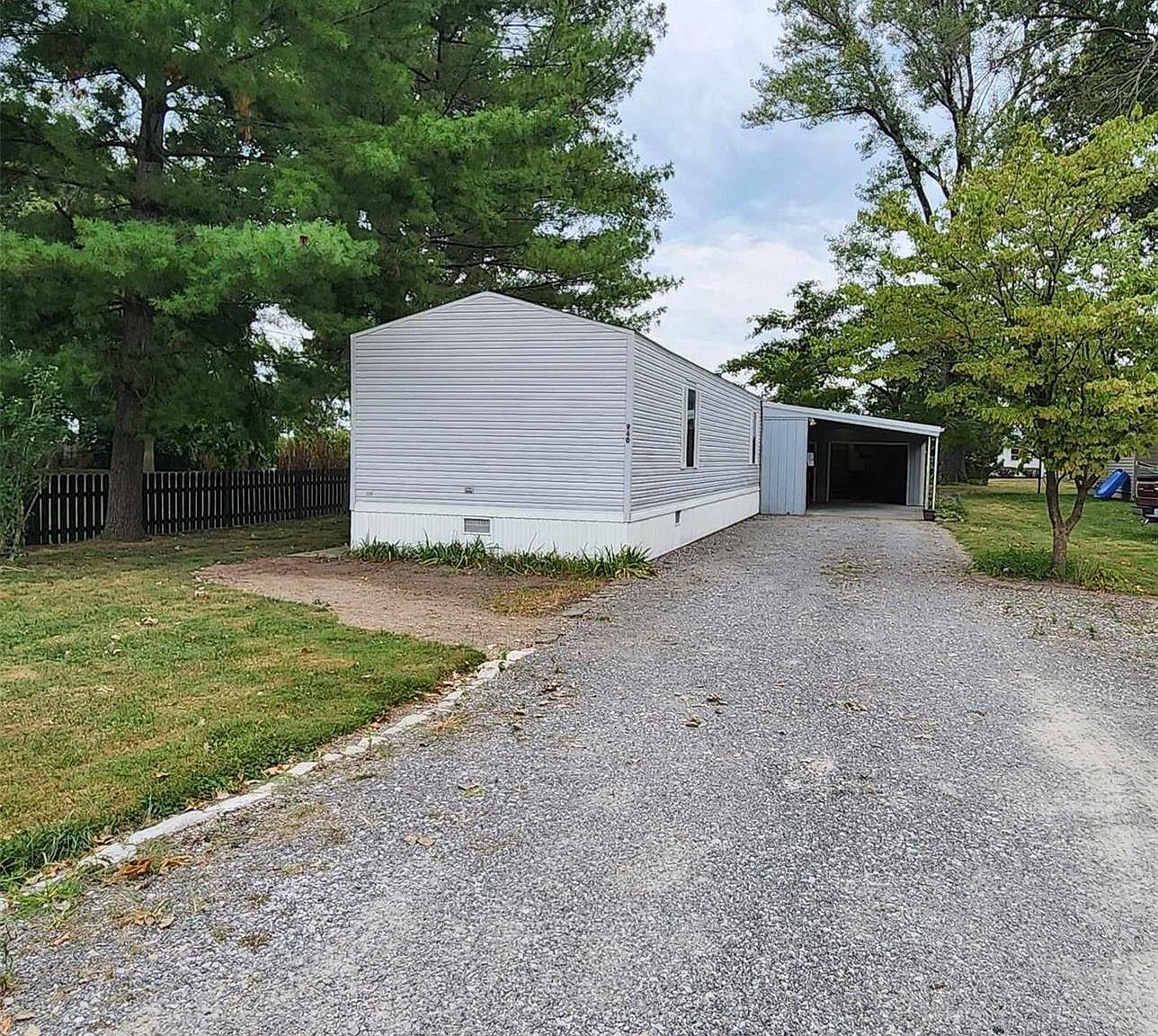 940 E 1st St, Beckemeyer, IL 62219 Zillow