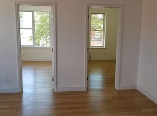3432 44th St APT 3R, Long Island City, NY 11101