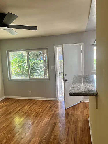 1391 N Altadena Dr #B Photo 1