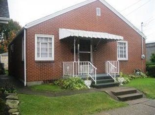 305 Sycamore St, Vandergrift, PA 15690