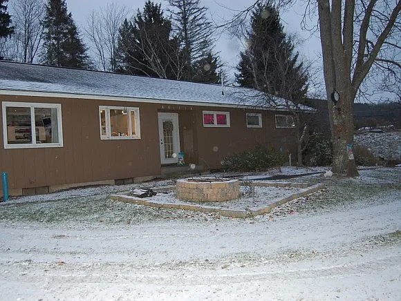 435 Crumtown Rd photo 1