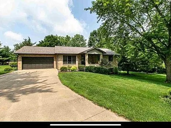 10957 Mockingbird Dr, Peosta, IA 52068