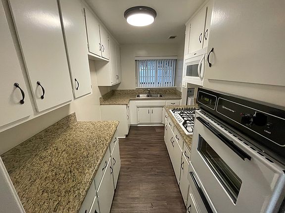 3rd image of 376-382 N Hollywood Way