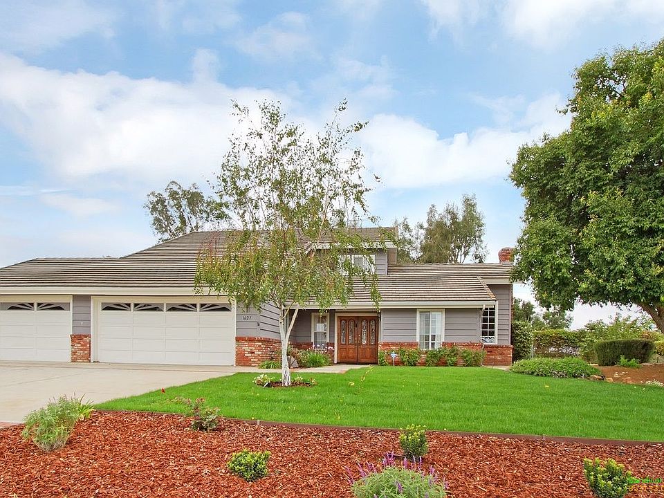 2nd image of 1627 Yucatan Way