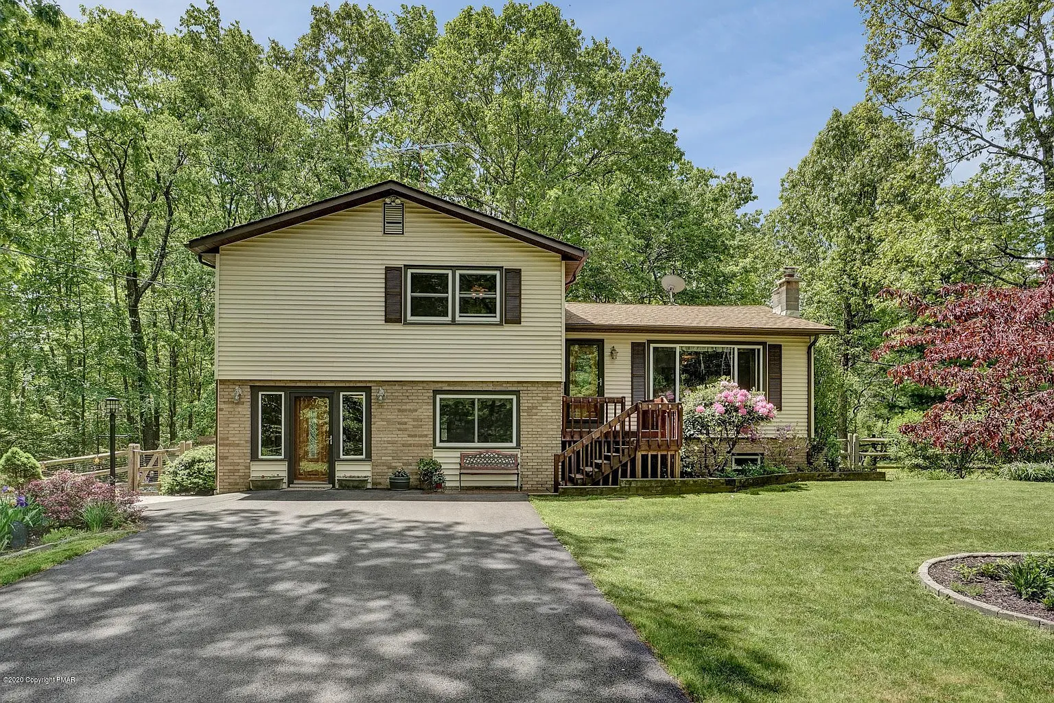 227 Estate Dr photo 1