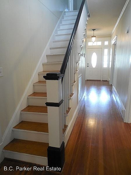 1st image of 609 N Park Ave