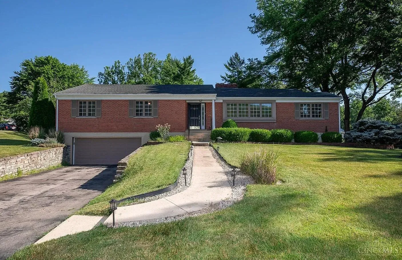 3 bed, 2637 sqft, $4,000 — Photo 1