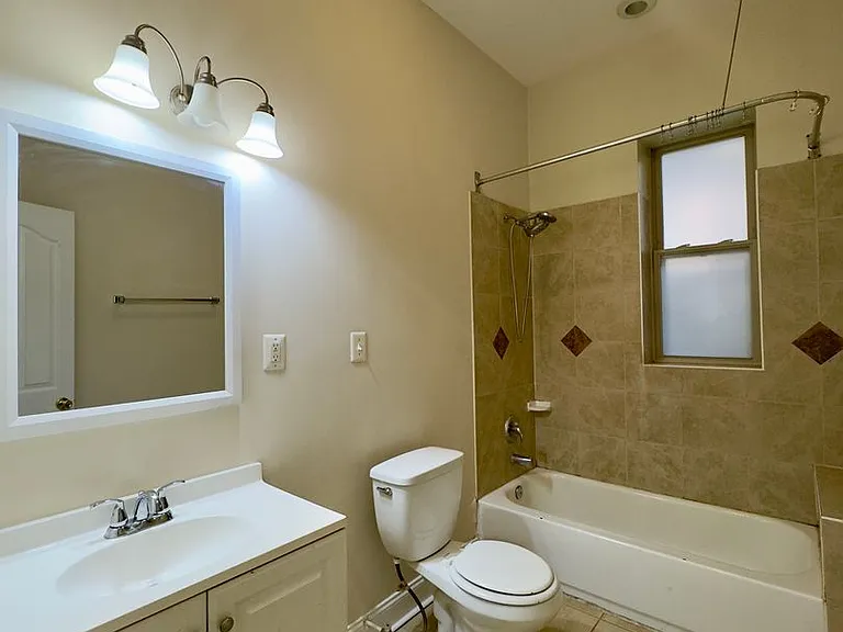 Apartments in Reservoir Hill, Baltimore, MD! — Photo 13