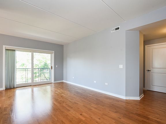 4th image of 5588 N Lincoln Ave APT 304