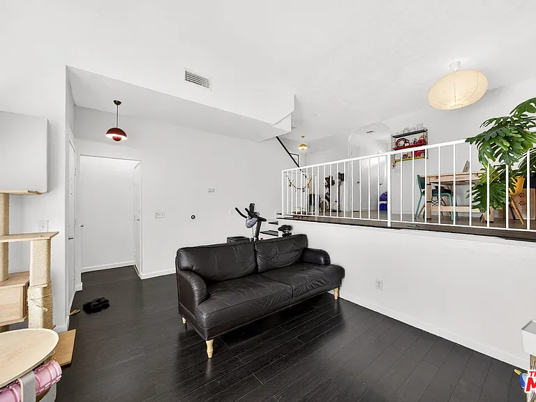 9034 Willis Ave #14 — Photo 5