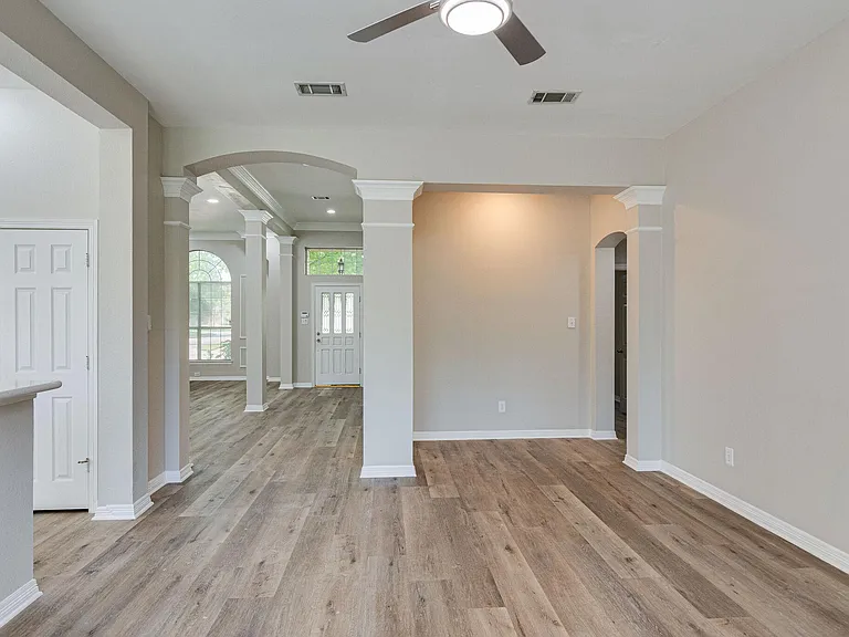 145 Hearthwood Dr — Photo 3