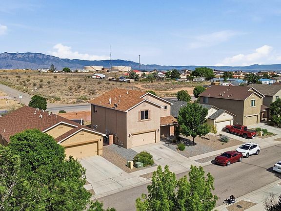 4th image of 153 El Camino Loop NW