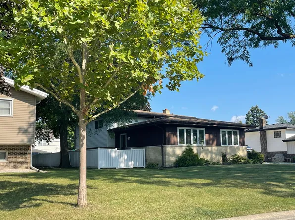 837 N Adele St, Elmhurst, IL 60126