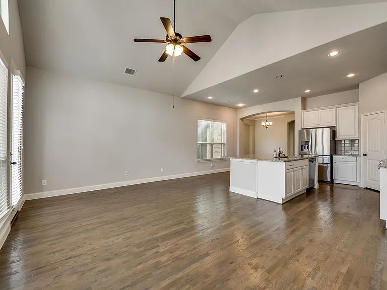 923 Whitehall Dr — Photo 9