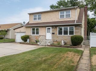 1030 Hicksville Rd, Massapequa, NY 11758