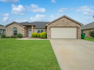 331 Sagebrush Ln, Waxahachie, TX 75165