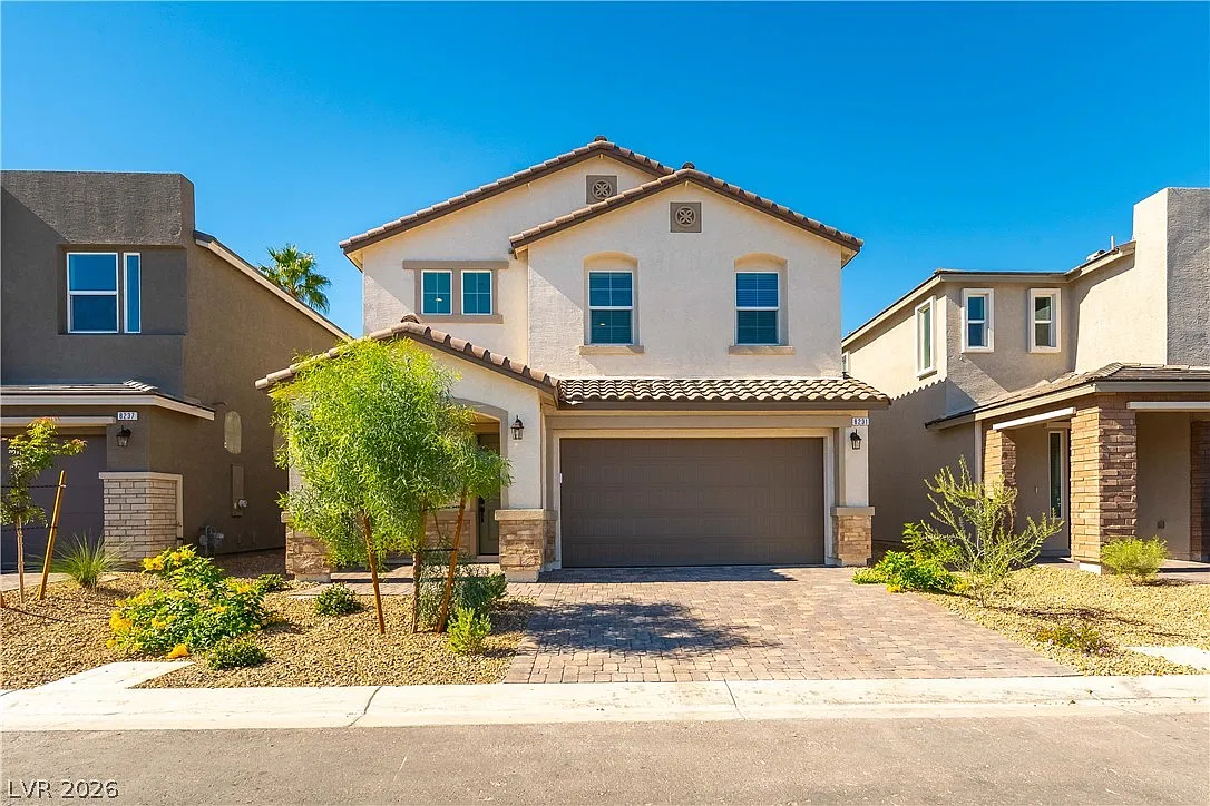 3 bed, 2.5 bath, 2497 sqft, $3,000 — Photo 1