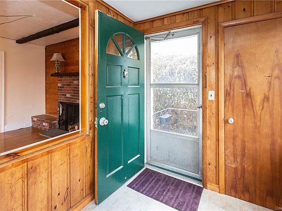 4th image of 37 Tallman Pl