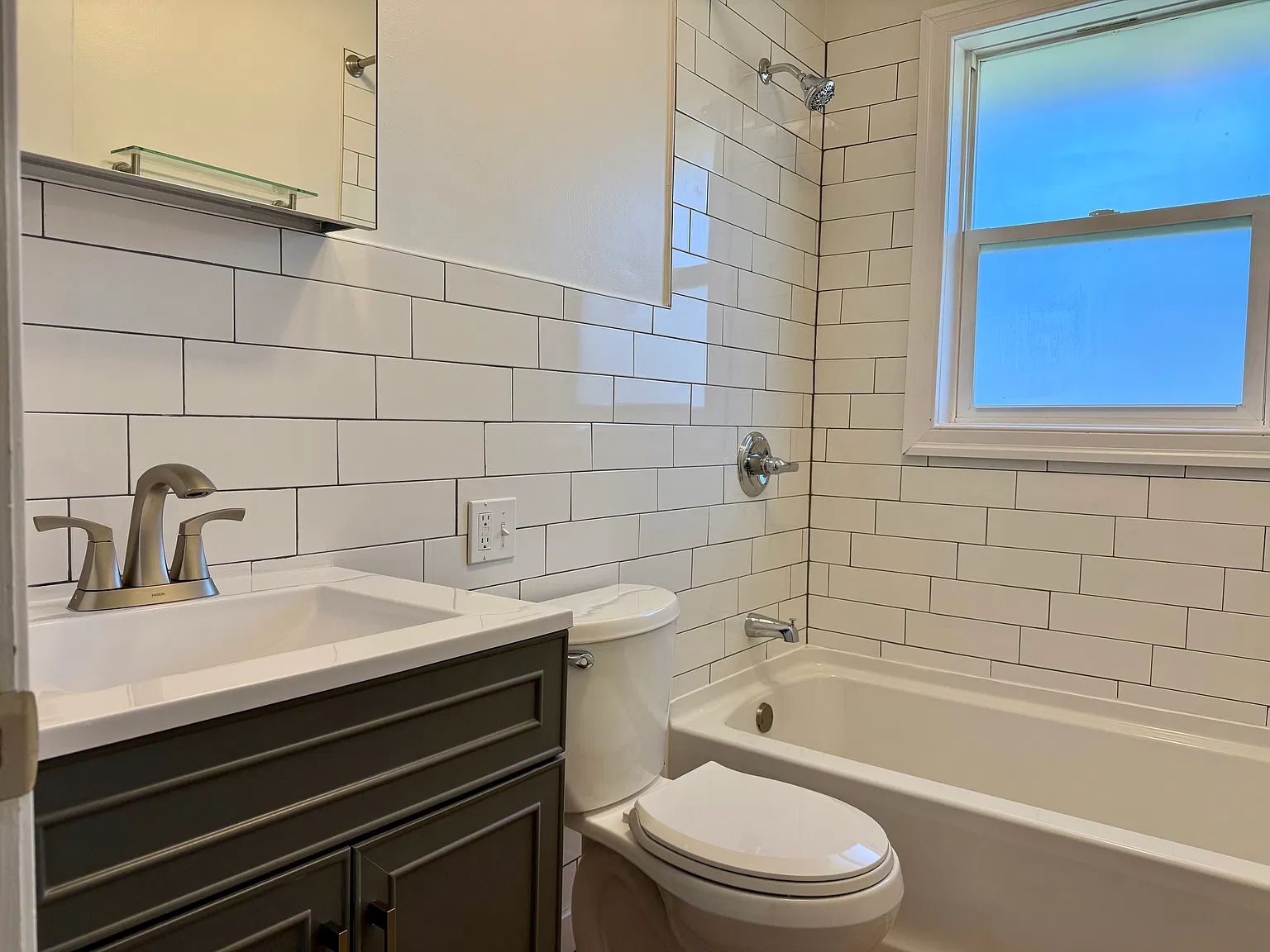 2 bed, 1010 sqft, $1,695 — Photo 4