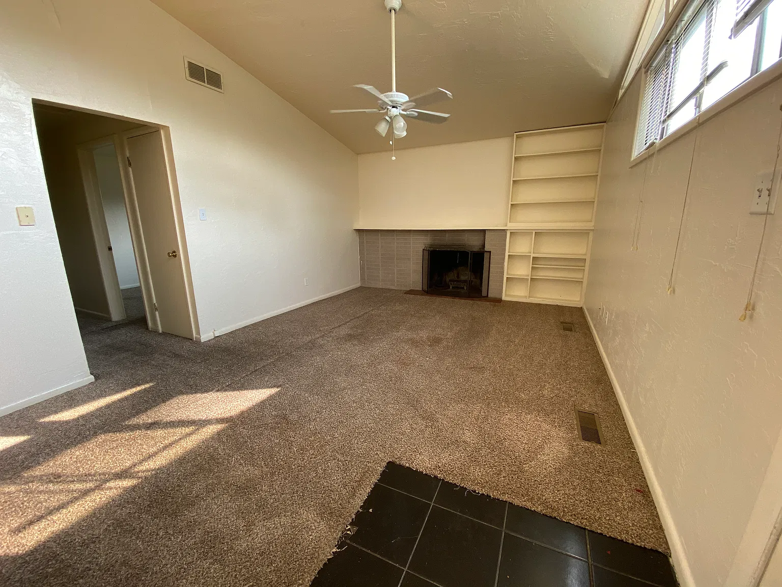 3 bed, 1008 sqft, $3,750 — Photo 4