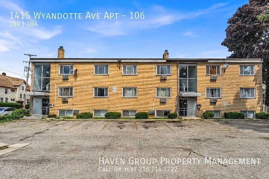 1415 Wyandotte Ave #106