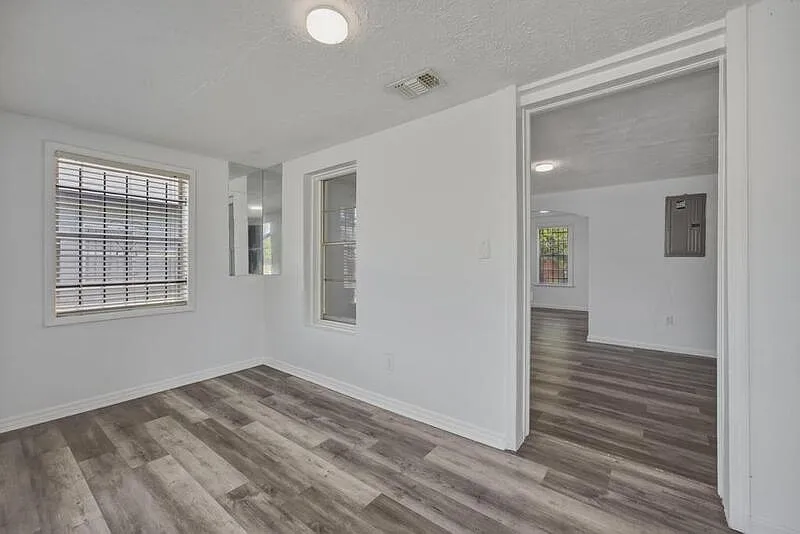 3 bed, 1.0 bath, 1005 sqft, $1,175 — Photo 4