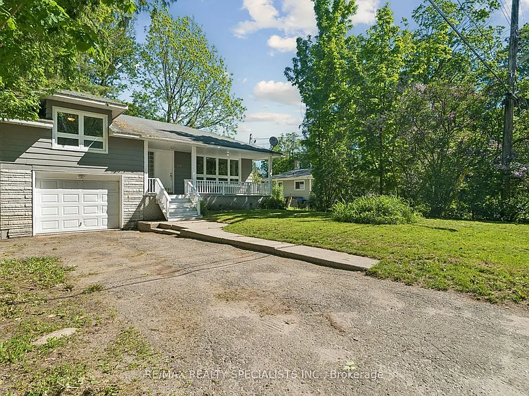 782 Hastings Ave — Photo 2