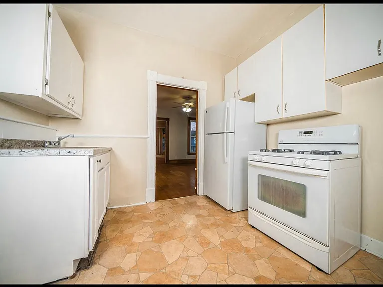 701 Bedford St #2 — Photo 17